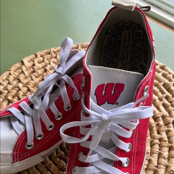 Converse UW Madison Red and White Canvas Sneakers size 10M - Picture 2 of 7